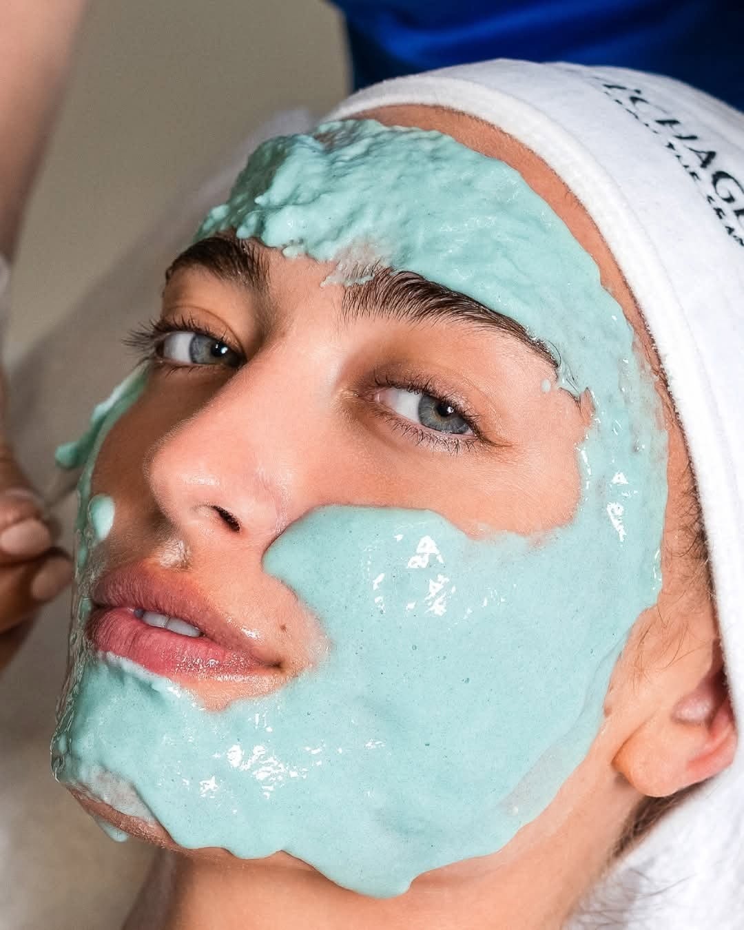 The complete professional Repêchage mask application